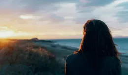 長期感受不到快樂的人，很可能不是抑郁，而是——