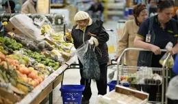 盧布崩了，美國制裁引發恐慌。不過盧布在世界貨幣市場參與度很低