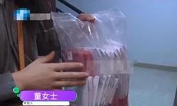 北京廢品站「撿寶」， 找到一白袋子，裏面有2個綠松佛頭