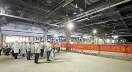 中建八局第四建設有限公司申請住宅施工機器人系統爬升柱及桁架安裝施工工藝專利，提供了一種施工工藝