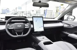 全新插混家轎到店！7.89萬起售，車長接近4公尺8，配藍鯨混動發動機