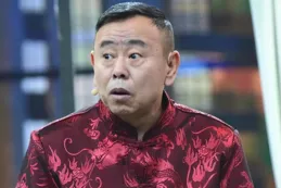 老戲骨潘長江，何以從喜劇巨星淪落至腹背受敵？