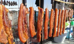 腌臘肉，光放鹽不正宗還容易壞，記住3放3竅門，臘肉鮮香有嚼勁