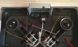 燃氣竈內部真相太嚇人：調風門漏洞百出，輸氣管氣泄針芒！