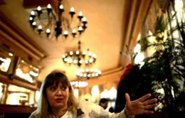 22歲空姐從萬米高空無傘墜落，奇跡生還後第一句話：給我來根煙