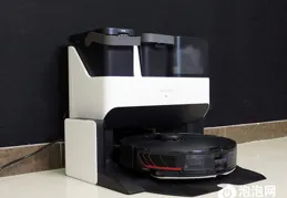 惠中PV-Wiper光伏清洗機器人：智慧高效，引領光伏清洗新時代