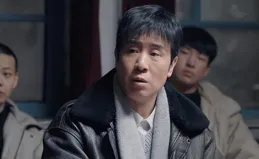 明明「垂垂老矣」，非要「尬演大學生」，這些明星害不害臊？