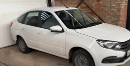 網友買下俄羅斯國產新車，2000公裏就已故障，日常漏水還異響