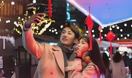 她45歲，替嫁女兒還清50萬債務，女兒回家看到欠條淚崩，這是誰的