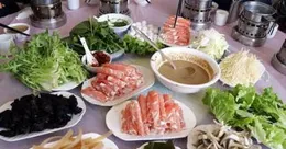 本以為南方人吃飯頓頓四菜一湯是開玩笑！看了評論區才發現是真的