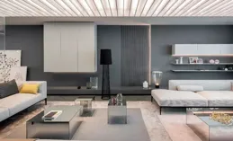 172唐嫣又帶火了一種新穿法：黑皮衣+紅褲子+運動鞋，高級又洋氣