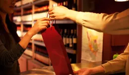 「被同小區的寶媽纏上了」上熱搜：請遠離你身邊的這類「窮人」！