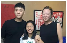 優優目睹哥哥崔晉和嫂子甜蜜互動，醋意大發：親也得有分寸呀！