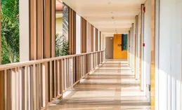 如果你有2萬的年終獎，你會選擇旅行還是買個包？