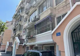 我對「瑜伽褲」的偏見，看完杭州街拍後變了：洋氣時髦，絲毫不俗