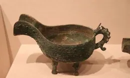 為什麽地方出土的文物有的被國家博物館收走？