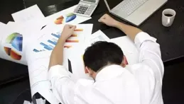 老板總是安排用順手的下屬做這做那，哪怕不是他負責的工作，也讓他去完成，作為下屬該怎麽辦？