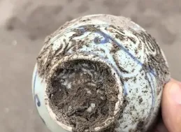 湖北男子長江邊撿到多件「宣德」青花瓷，管理部門：最好上交