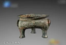 我叔叔有一個青銅器，鑒定說值1200w，他要去拍賣，怎麽拉住他不被騙。？