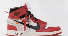 利物浦足球與耐吉、詹姆士聯名款籃球鞋曝光，股東銘印無處不在