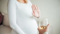電視劇中的孕婦跌倒一下就流產，現實中的孕婦也一樣脆弱嗎？