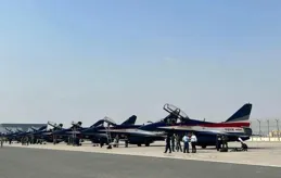 運油-20與殲-10C攜手創歷史，中國空軍實力再獲提升！