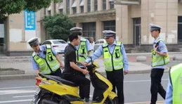 記者調查｜杜絕電動自由車進樓 入口要「堵」牢出口要「疏」暢