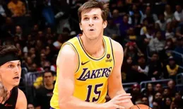 少掙380萬，丁維迪底薪加盟湖人！真的只是致敬偶像柯比？