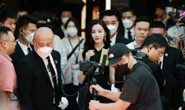 迪麗熱巴走紅毯的次數不多，出圈造型卻很多，能分享一些她活動造型的出圈名場面嗎？（註意是活動造型）?