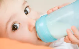 6個月寶寶餵養全攻略：奶粉、母乳與輔食，一文講清！