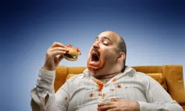 暴飲暴食把整個肚子吃成「胃」，可能會沒命！減肥要記住6個字