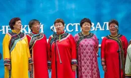 為什麽漢服總要扯上旗袍？