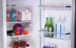 格力電器申請擱架裝置及冰箱專利，透過驅動裝置驅動螺桿轉動方向，實作可伸縮隔板的升降和伸縮