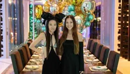 74歲的王薇薇，她的「新年戰袍」實在是太出格、太精彩了！盡顯