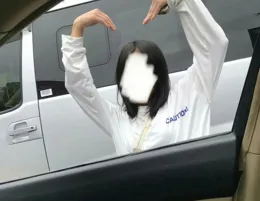 女生頭像：我生來平庸，也生來驕傲。