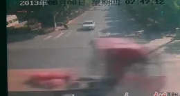 闖紅燈的人被撞死了，就該死嗎?