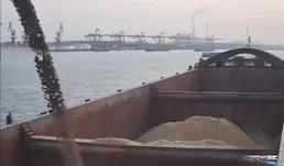 洞庭湖9.3億噸河砂計劃開挖，預計創收600億，為何不許私下挖？