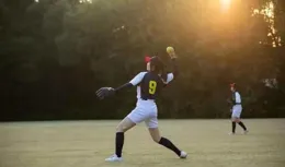 市三女中壘球隊：又酷又颯！