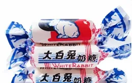 他15歲學徒，28歲建立冠生園，影星蝴蝶為其代言，64歲跳樓