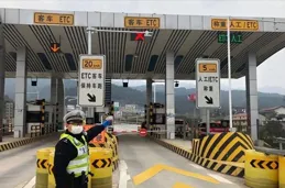 人工通道車滿為患，國家大力支持的ETC卻空蕩蕩！為何不受待見？