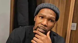 柯瑞絕殺，格林追著杜蘭特說了什麽？名記回應，布克舉動太尷尬