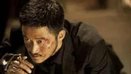 如何評價成龍？