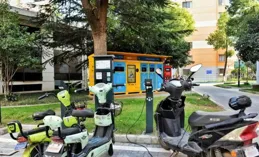 電動車被「推車入戶」，公共充電設施不足是主要痛點