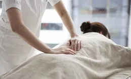 如何幫辛苦上班者按摩以緩解疲勞、預防腰椎頸椎疾病？