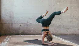 作為近5年最爆款褲子，Leggings還能火多久？ | 鷹眼時間