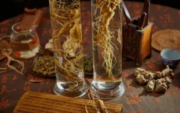 吃晚飯時，長期喝點白酒的人，身體最後會怎樣？研究告訴你答案