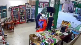 廣東孕婦在便利商店生孩子，男店主暖心救助：這是怎樣的善良與勇氣