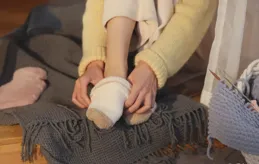 悄然興起了一股「比醜」的新文化——上班惡心穿搭