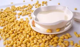 中老年人喝牛奶好還是喝豆漿好，差別真的很大嗎？醫生告訴你答案