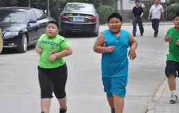 從小限制吃糖的孩子，長大後跟其他娃有何差別？至少會有這種不同